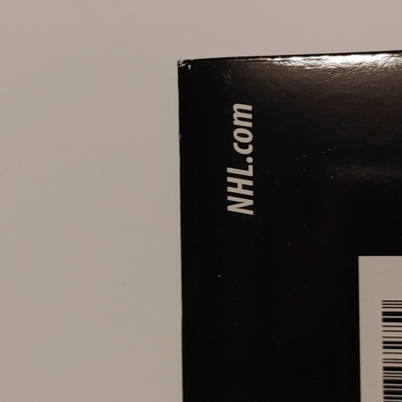 3/$25 VANCOUVER Canucks NHL hockey baby bib NIP - Picture 7 of 8